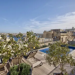 66 Saint Paul's & La Valletta